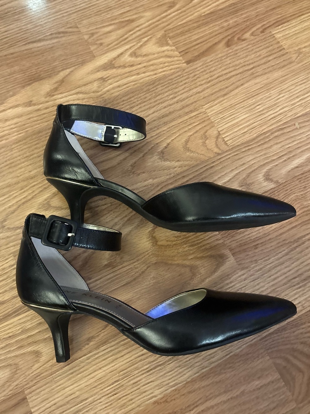 Anne Klein Black Pointed-Toe Ankle-Strap Kitten Heels Size 9M